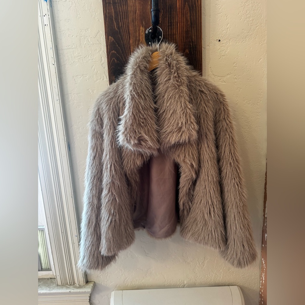Taupe Faux Fur Cropped Jacket size L
